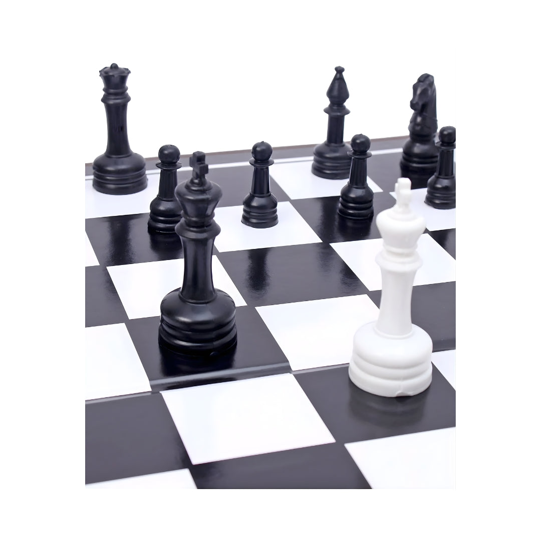 Funskool Chess The Classic Strategy Game - Black and White_9