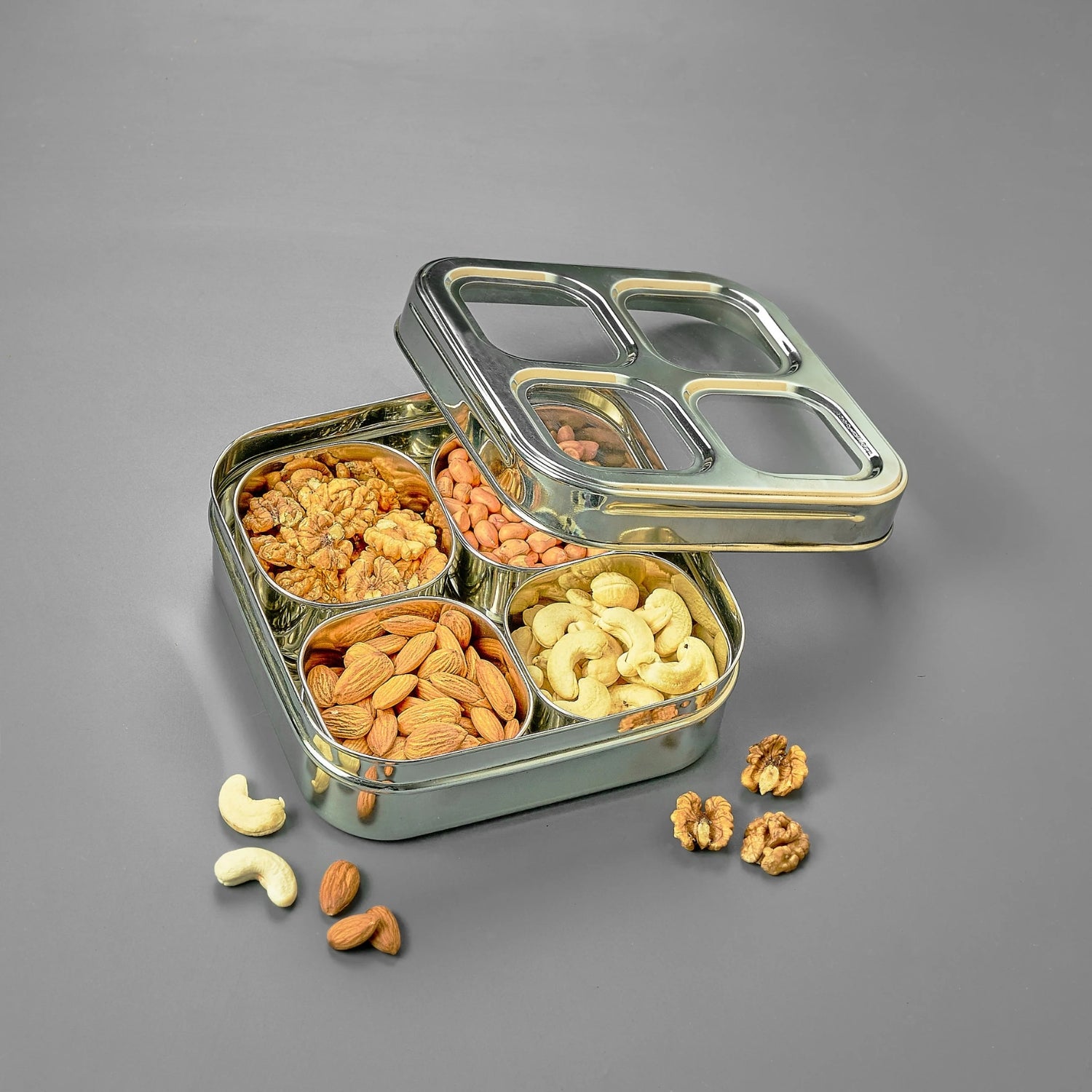 Avias%20Stainless%20Steel%20Square%20Spice%20Box%20with%204%20Containers%20and%20Glass%20Lid%20%E2%80%93%20Small_3