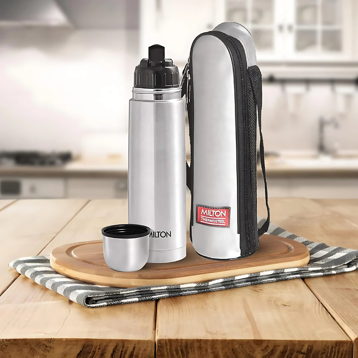Milton Flip Lid Thermosteel Flask 750 ml - Silver