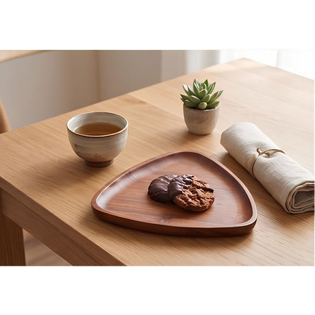 One Wood Triangle Platter_Features 1